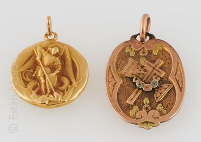 MÉDAILLES OR Lot de deux médailles en or jaune 18K (750/°°) l'une représentant Saint...