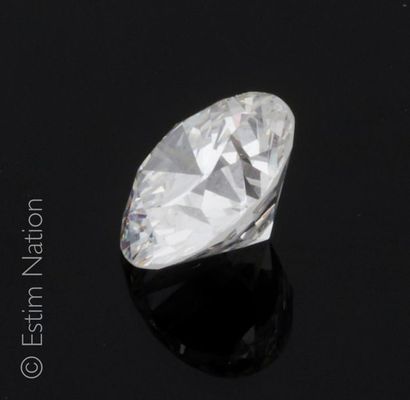 DIAMANT 4.19 CARAT Solitaire en platine (950 millièmes) orné d'un diamant demi-taille...