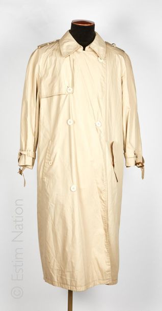 YVES SAINT LAURENT Vintage TRENCH COAT mixte en polyester beige, pattes d'épaules,...