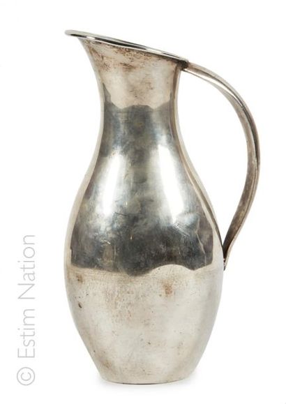 PICHET ARGENT Silver pitcher 925/1000e
Height: 24.5 cm
Mexican
work Weight: 586 gr....