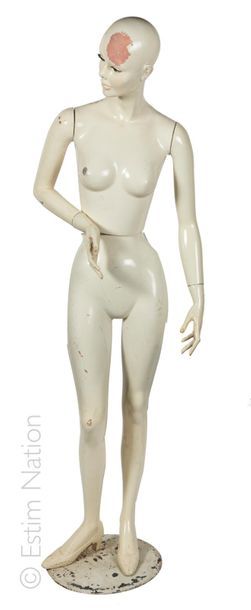 ANONYME DEUX MANNEQUINS JAMBES anciens, le premier masculin en bois, composite, carton...