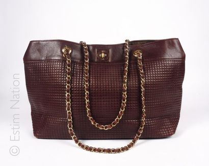 Love MOSCHINO CABAS in burgundy overstitched checkered leather, braided handles,...