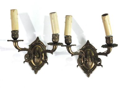 Paire d'APPLIQUES Pair of gilded metal sconces with two arms of lights. Electrified....