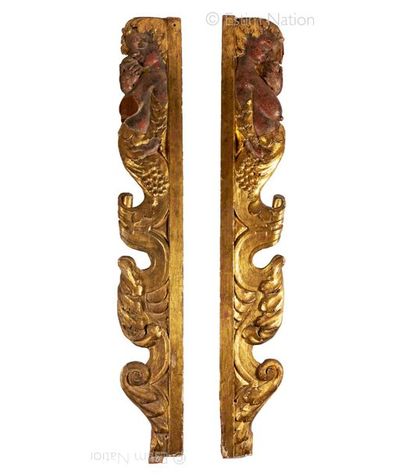 PANNEAUX DE PORTES XVIIIème siècle Pair of door frames in gilded painted wood and...