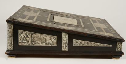 HAUTE EPOQUE 
Ebony veneer and blackened wood writing case with a sloping top decorated...