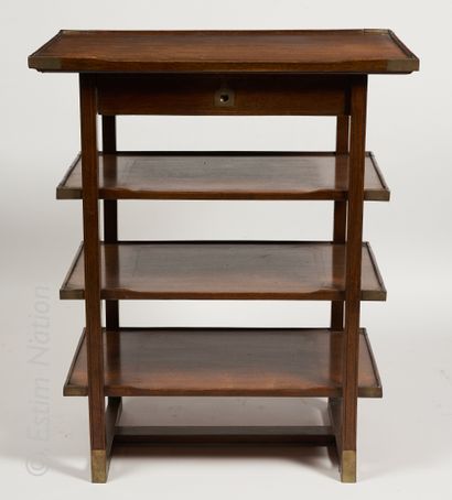 TABLE DE MARINE Small table in walnut with brass trim with 3 lower shelves, opening...