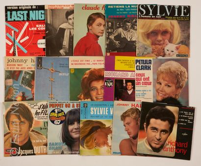 VINYLES VINTAGE - VARIETE FRANCAISE A collection of 45 rpm records from the 60s to...
