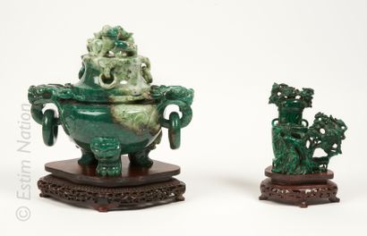 CHINE CHINA



Tripod covered vase made of green serpentine with white shades, the...