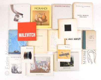 CATALOGUES D'EXPOSITIONS Set of about 15 exhibition catalogues (Malevitch, Art Brut,...
