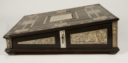 HAUTE EPOQUE 
Ebony veneer and blackened wood writing case with a sloping top decorated...