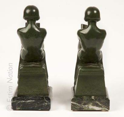 ART DECO Max LE VERRIER (1891-1973)



Readers



Pair of bookends in ruler with...