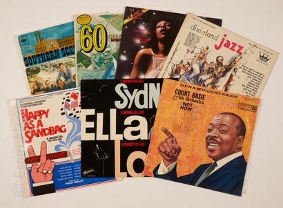 VINYLES VINTAGE - SOUL - JAZZ - DISCO Set of 33 vinyl records of Soul, Jazz and Disco...