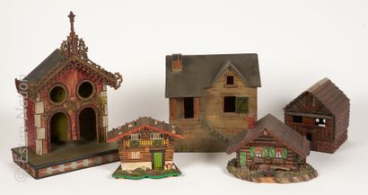 MAQUETTES ET REGIONALISME Collection de neuf maquettes en bois naturel et bois peint,...