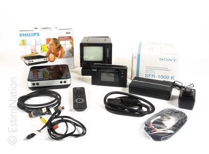 VIDEO VINTAGE Set comprising:

- SONY screen model Trinitron

- VIDEOLOGIC portable...