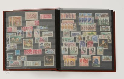 PHILATELIE Three stamp albums:

- Approx. 1000 stamps FRANCE, cancelled, Yvert &...