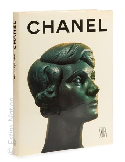 Livre « Chanel » Livre illustré de 221 pages, avec photos. Edition Albert Skira....