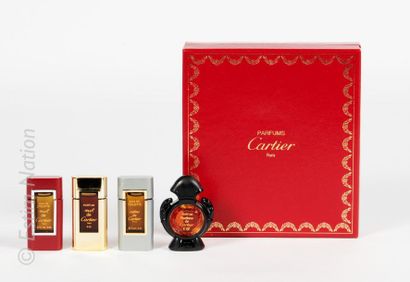CARTIER Coffret contenant 4 miniatures homothétiques avec Parfum d'Origine.
« Must...
