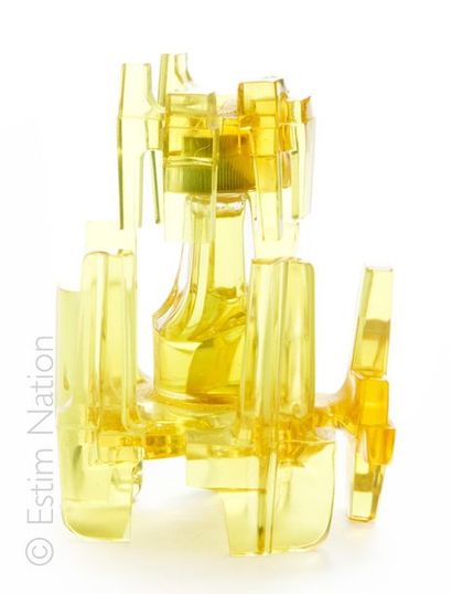 CARVEN "Variations" Flacon de parfum sculpture en verre incolore presse, habille...