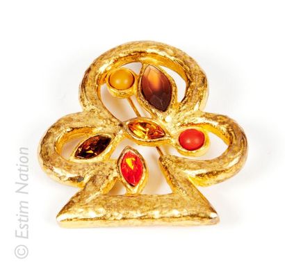 SOPHIE GOETSCH Gilded brooch on the circumference with fancy stones.