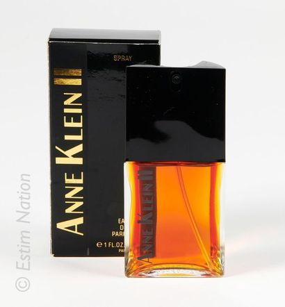 ANNE KLEIN N°2. Flacon de la couturière New-yorkaise contenant 30ml d'eau de parfum...