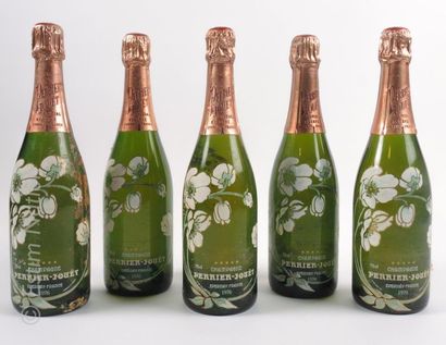 CHAMPAGNE 5 bouteilles CHAMPAGNE PERRIER-JOUET 1976 Vintage (étiquettes fanées, ...