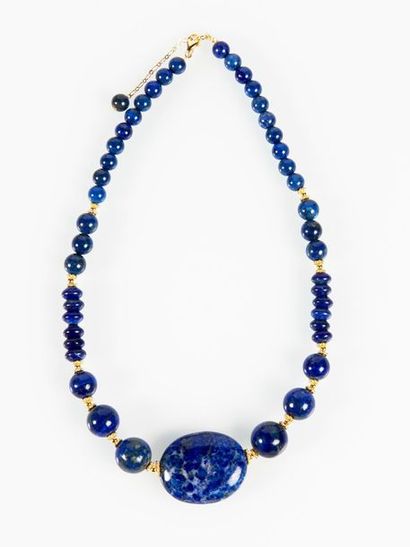 COLLIER LAPIS LAZULI Collier ras du cou composé de lapis lazuli en boules et rondelles...
