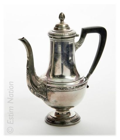 ARGENTERIE 950 silver teapot with chased decoration of laurel garlands on the lid,...