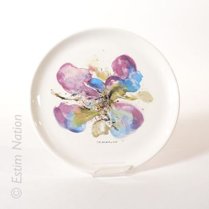 ZAO WOU-KI (1921-2013) L'ORCHIDEE, 1986
Silkscreen on white porcelain plate after...