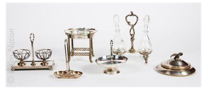 ARGENTERIE Set of table in silver plated metal including: 
- Oil and vinegar cruet...