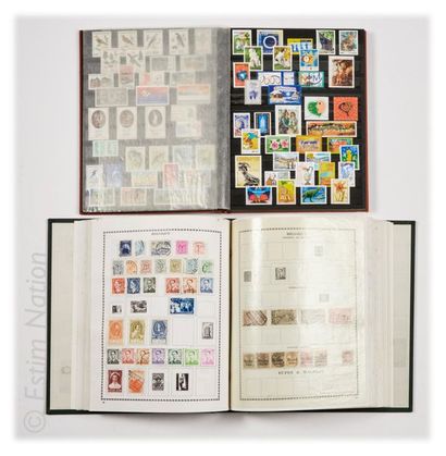 PHILATELIE Ensemble de deux albums de timbres : 
- l'un regroupant des timbres de...