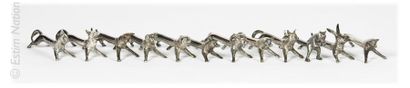 ARTS DE LA TABLE 12 silver plated metal knife holders with animal decoration

