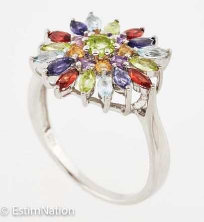 BAGUE ARGENT PIERRES MULTICOLORES Silver ring (925/°°) in the shape of flowers decorated...