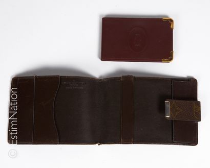 LOUIS VUITTON CIRCA 1975, CARTIER PORTE CHEQUIER en toile Monogram et cuir chocolat,...