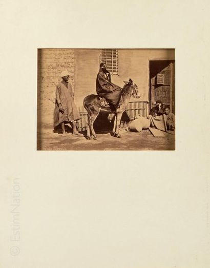 ANONYME - EGYPTE Dame arabe à la promenade, circa 1890
Epreuve sur papier albuminé...