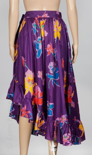 UNGARO SOLO DONNA DEBUT 1980 JUPE en coton violet imprimé d'un motif floral, longueur...