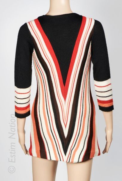 KENZO DIFFUSIONS CAROLL CIRCA 1975 MINI ROBE en tricot de lainage noir, rouge, beige...