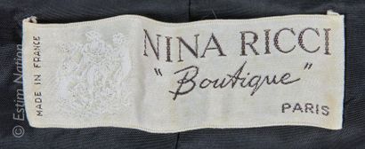 NINA RICCI "BOUTIQUE" CIRCA 1975/78 ENSEMBLE DU SOIR en velours de soie noir comprenant...