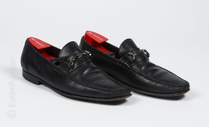 DOLCE & GABBANA PAIRE DE MOCASSINS en veau noir, empeigne rehaussée d'un mors en...