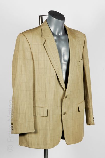 CAPEL, ANONYME COSTUME in cold wool consisting of a checkered jacket in beige tones...