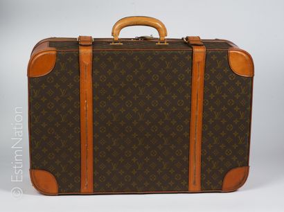 LOUIS VUITTON VALISE "Airbus" en toile Monogram semi-souple et cuir naturel, intérieur...