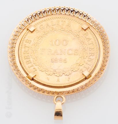 MEDAILLE - 100 FRANCS OR 
Pièce de 100 Francs or de 1886 montée en pendentif. 




Poids...