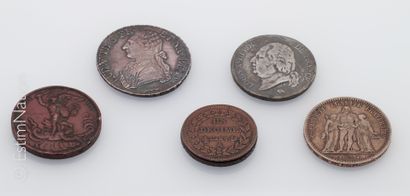 LOT DE PIECES DIVERSES 
Lot divers constitués de pièces dont : 




- 5 Francs argent...
