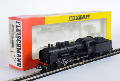 MODELISME FERROVIAIRE FLEISCHMANN-4161F



Une Locomotive à vapeur et son tender...