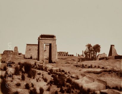 Félix TEYNARD (Français, 1817-1892) Karnak, Thèbes - Vue générale des ruines du point...