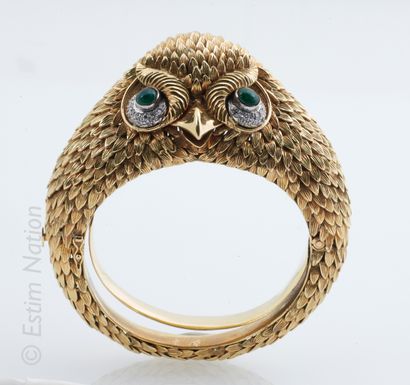 IMPORTANT BRACELET Owl bracelet with finely chiselled feathers in the form of a large...