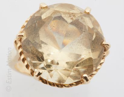 BAGUE CITRINE OR Cocktail ring in 14K (585°/00) yellow gold set with a modern round...