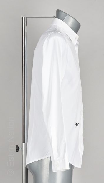 DIOR CHEMISE en coton blanc rebrodé de l'abeille (T 37) (jaunissements au col et...