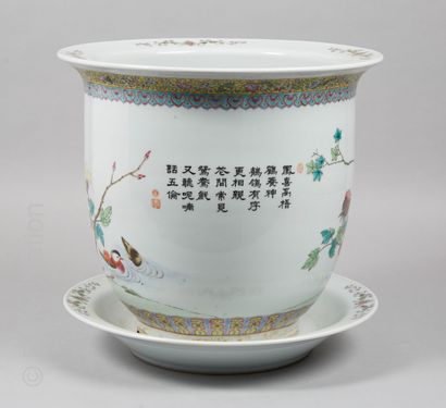 CHINE - PORCELAINES Chine, XXe siècle



Important cache-pot et son bassin en porcelaine...
