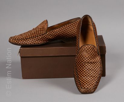 LOUIS VUITTON PAIR OF SLEEPERS in calfskin checkerboard style (P 8,5 is approx P...