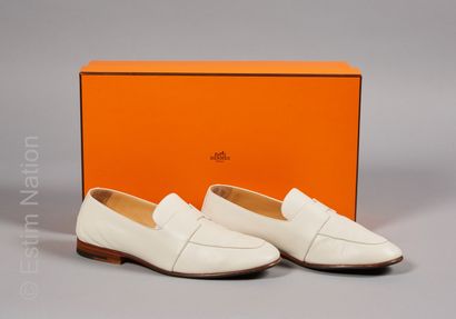 HERMES PAIR OF MOCASSINS in white calfskin, cut out uppers showing the H (D 39) (dust...